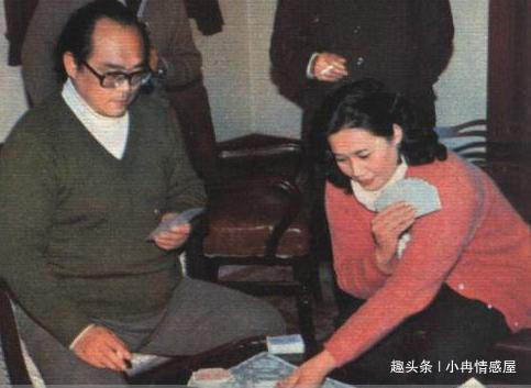 离世#2008年，因1万块朱逢博丈夫离世，骨灰放卧室，饭菜先给他