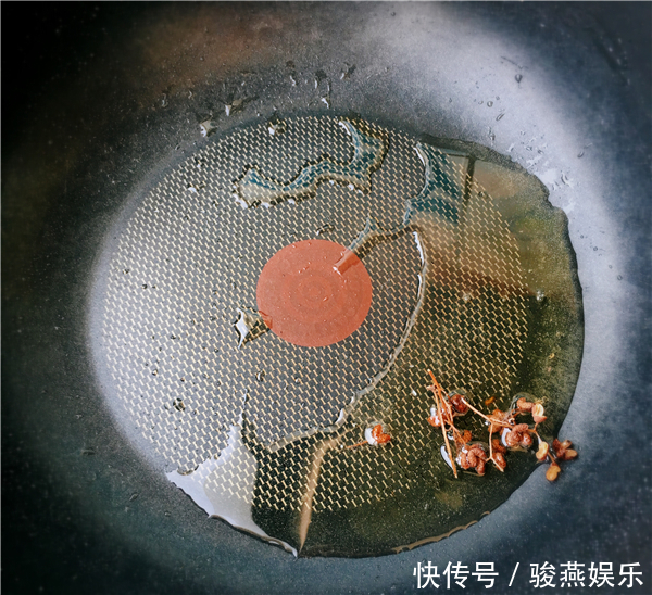 冬季给孩子做这道菜,比大鱼大肉还要香,孩子吃完聪明长高个