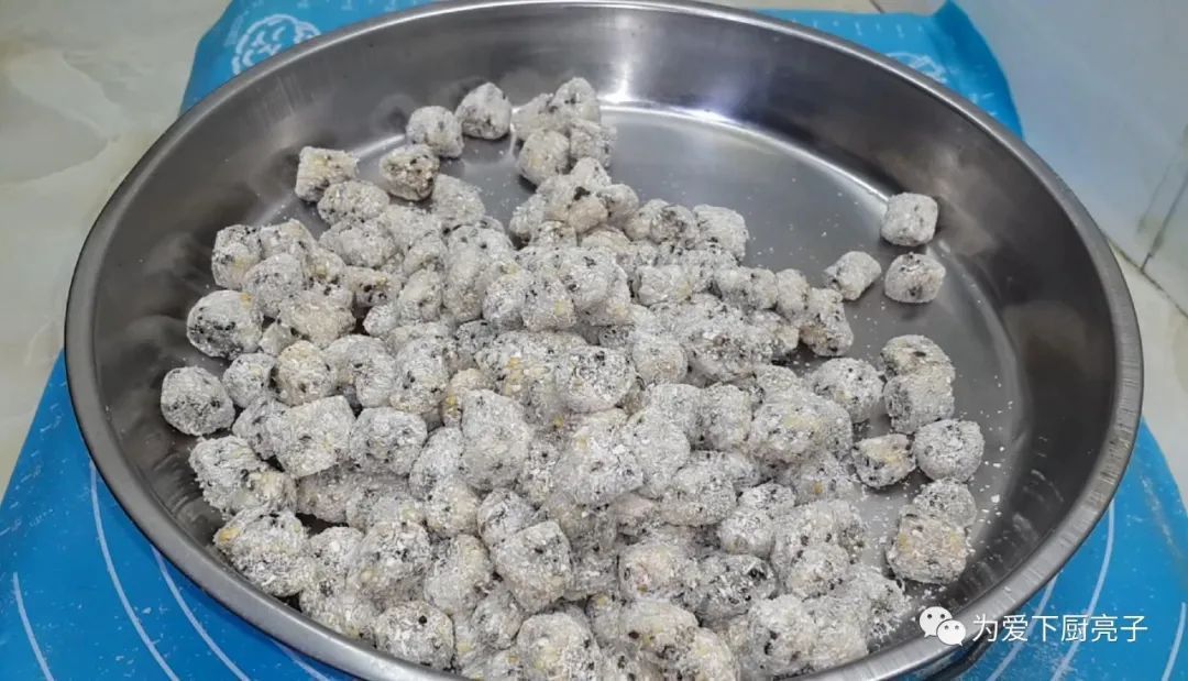 糯米粉也能做糖果吗，教你简单一做，个个软糯香甜，孩子都抢着吃