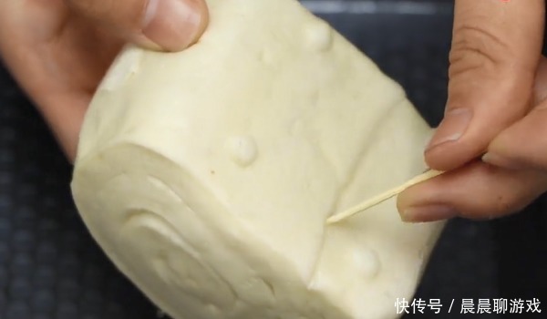 在馒头上插3根牙签,原来作用这么厉害,解决了生活中一大难题!