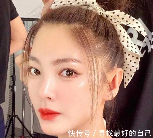 阿玛尼 四款大牌口红测评!阿玛尼水润自然不挑皮,香奈儿唯美又华贵!