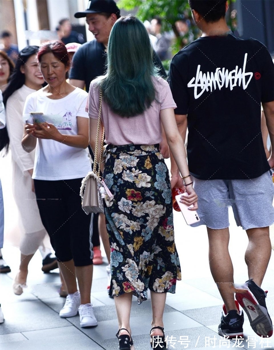 小肚子|相当有气质的北方美女,虽然有点小肚子,这样另类的女孩子你咋看