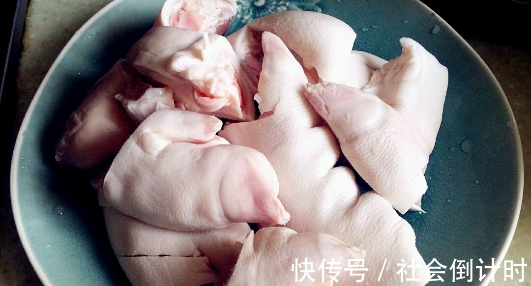 肉骨茶|爱吃猪蹄的朋友不要错过,教你营养好吃的肉骨茶清炖猪脚,特香