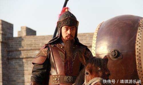  花荣|盘点《水浒传》中那些名字极为唬人的兵器，还是宋江和花荣的好听