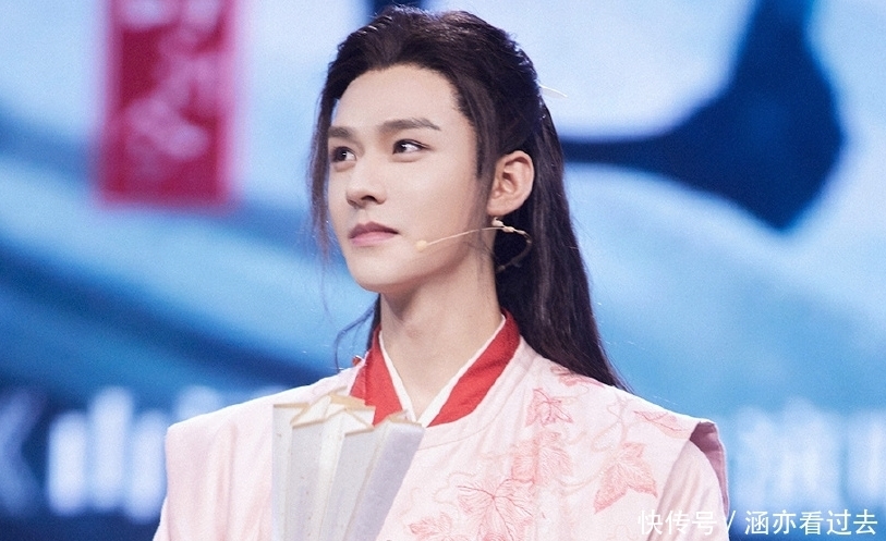 山河令制片人告别龚俊,被嘲一碗水端不平,张哲瀚深夜回关难收场