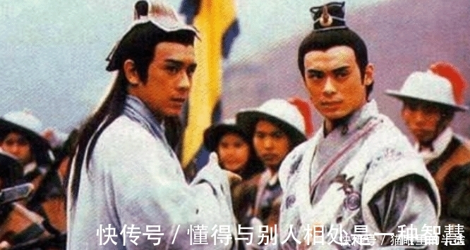 萧峰|金庸笔下此人强得离谱,不练功内力也会增长,金庸只好强行写死他