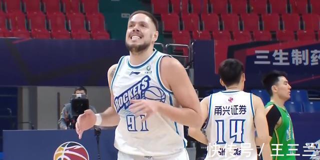 杨鸣|大胜16分!赵继伟25加9带飞辽宁,杨鸣不满防守场边怒吼一人弃用