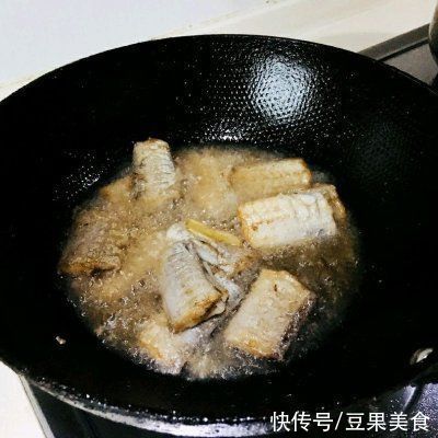 蒜泥|秒杀餐厅大厨，正宗超级下饭菜之剁椒带鱼自己在家做
