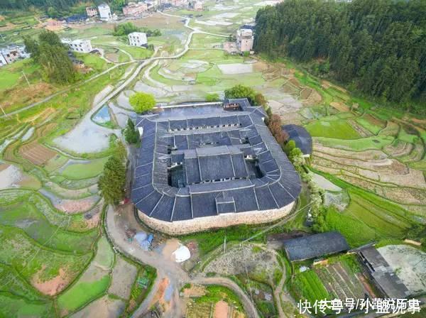 福建深山藏一神秘城堡，漂浮沼泽上百年，无人居住却不见蜘蛛网