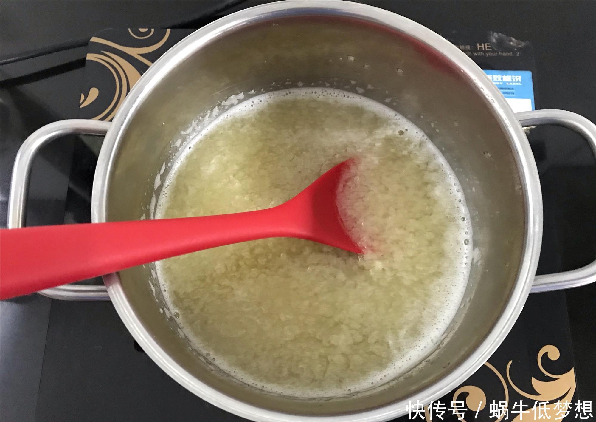 正当|秋冬，雪梨正当季，用来做成小糕点，入口即化，好吃不上火