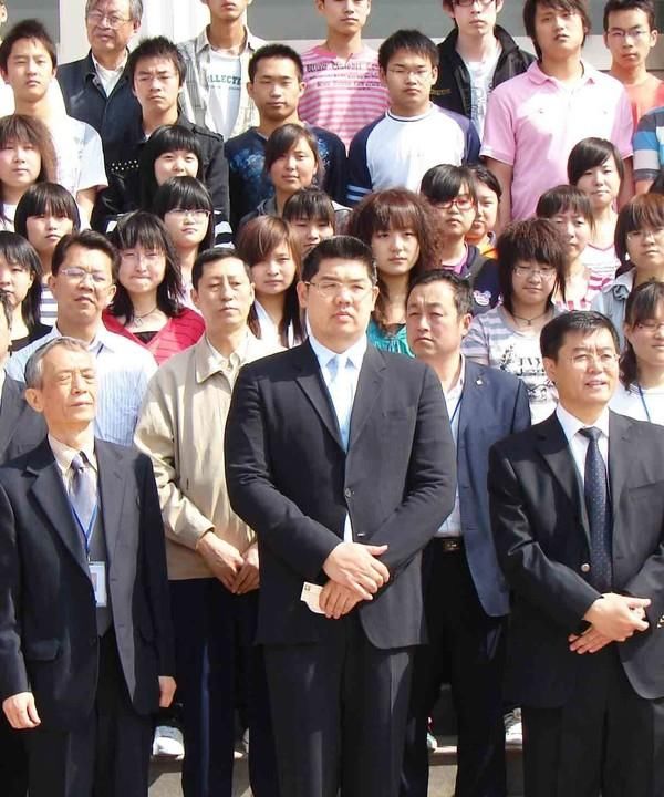 侯佩岑：拒绝连胜文，情断周杰伦，低调嫁给富商却很幸福