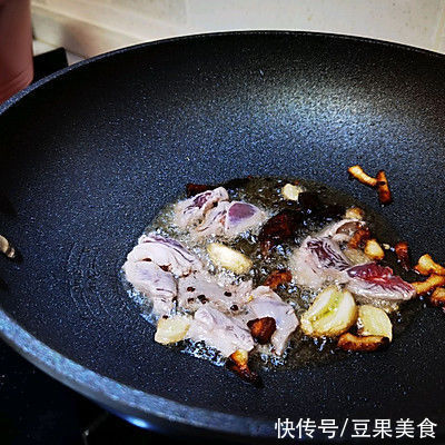 鲜香美味，你从来没吃过的雪菜老豆腐煲