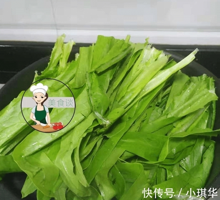 炒青菜|这青菜, 钙含量是莴笋的2倍, 配它一起炒, 清香脆嫩, 儿子吃撑了