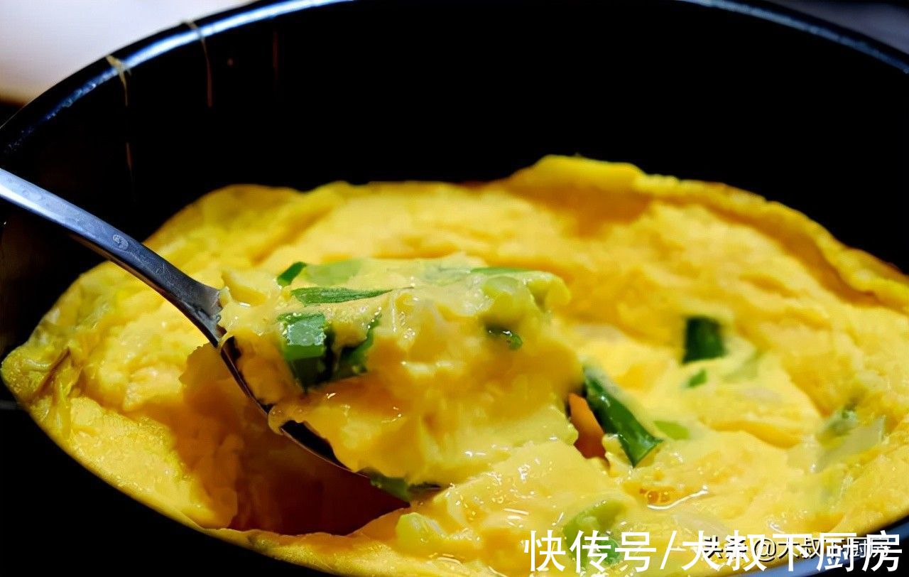 满足你的胃！大叔教你韩式蒸蛋，香嫩顺滑，简单易学，10分钟上菜