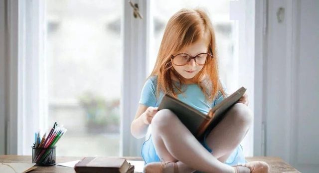 父母|不自律是孩子的本能,不要指望孩子自觉,聪明父母有意培养他自律