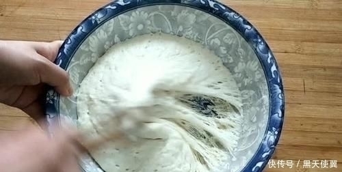 干面粉|天热宁可不吃红烧肉，也要吃包菜馅饼，不揉面不擀面，柔软鲜香
