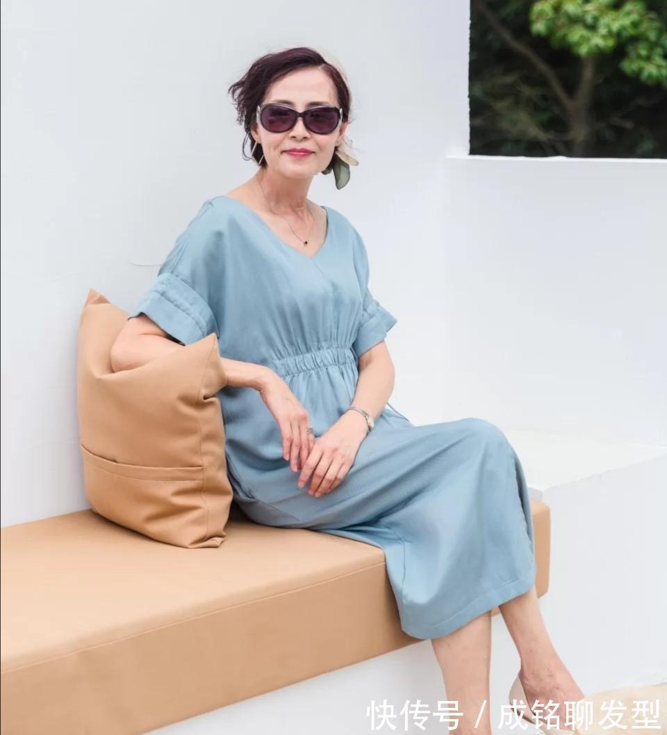 高级感|自然老去也要优雅,妈妈辈的高级感穿搭示范,减龄时尚气质翻倍