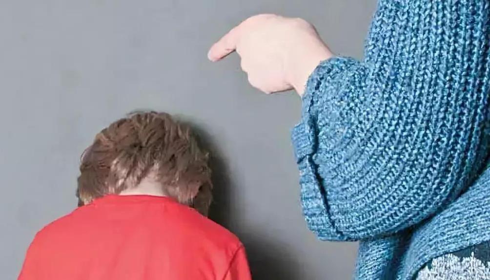 天壤之别|孩子不听话该打吗?家长晒出了孩子挨打前后的作业,差距天壤之别