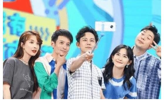 曝《快本》改名《你好星期六》，快樂家族正式解散？只剩何炅一人