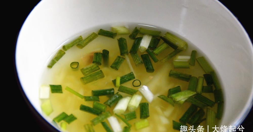 小苏打|炒瘦肉，有人放蛋清和淀粉就错了，关键一步，肉质鲜嫩爽滑