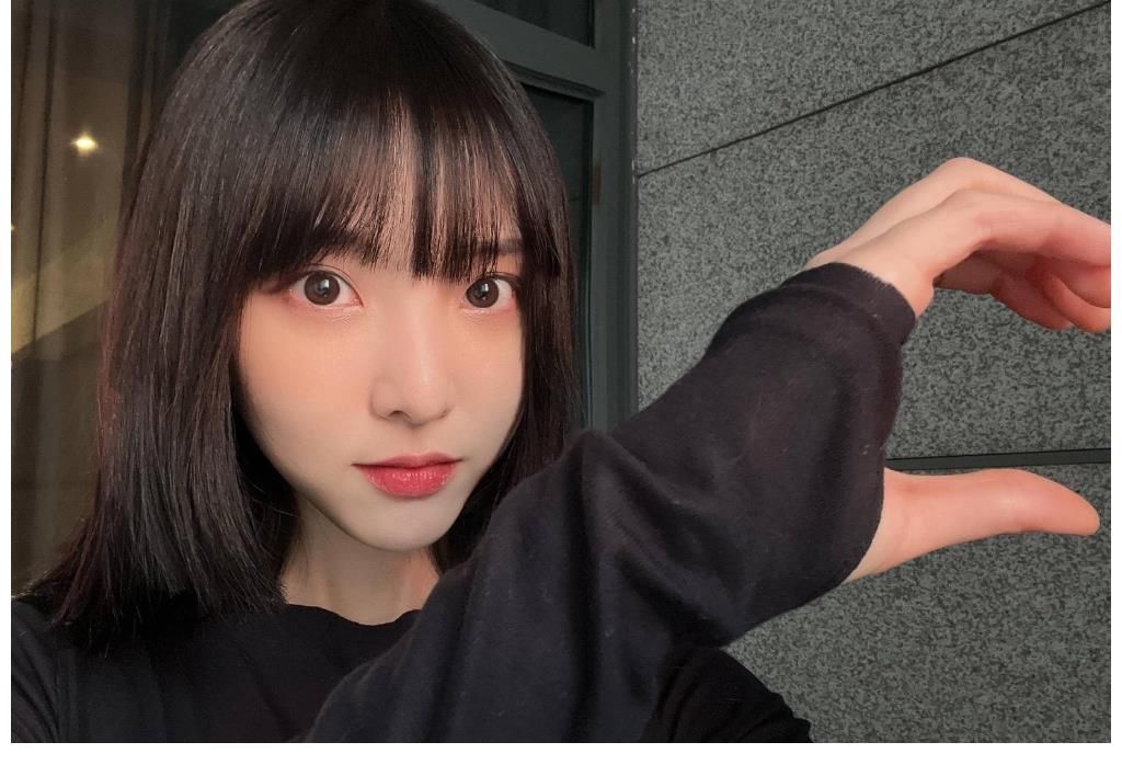 丨 黄子韬刚刚晒出的怼脸四连拍……