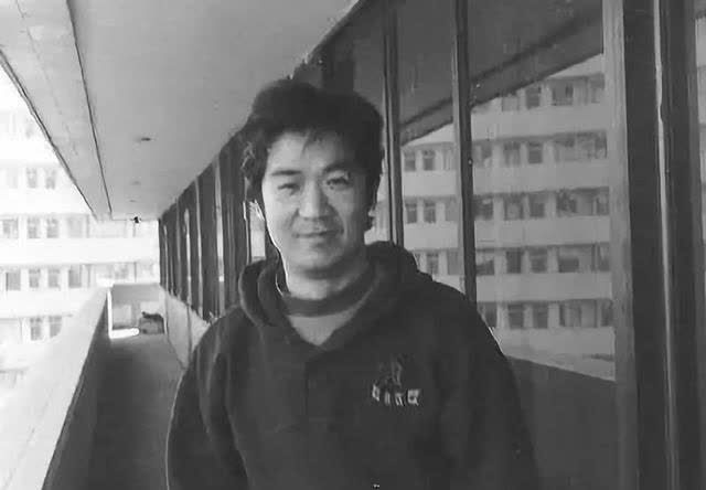 張國立的心酸:聲譽搖搖欲墜,兒子爛泥扶不上墻,一輩子“還債”