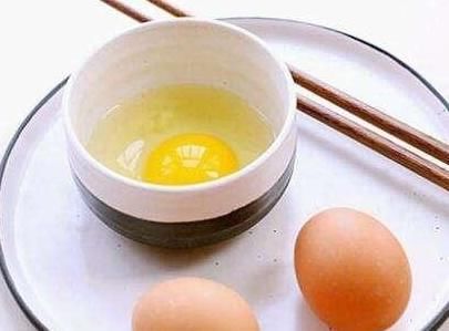  鸡蛋的新做法，不放一滴油，鲜嫩好吃还健康，油炒已经过时了