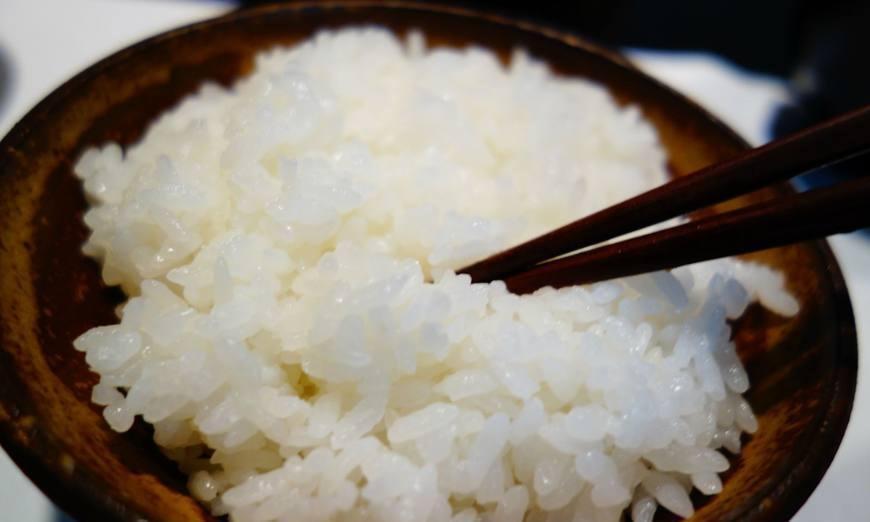 米饭|煮米饭的时候加入它,能有效逼出体内湿气,分分钟省了拔罐的钱