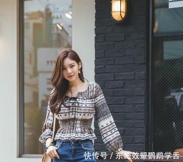 牛仔裤搭配雪纺衫，尽显小清新的视觉冲击，让你的美绽放新的色彩！