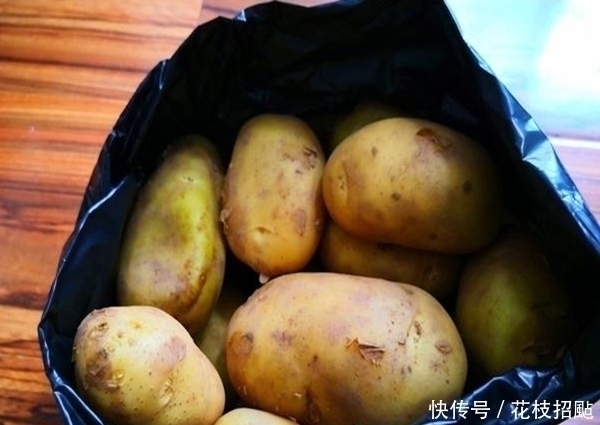 土豆|天热土豆买多了,不要放进冰箱教你和它放一起,放半年都不发芽