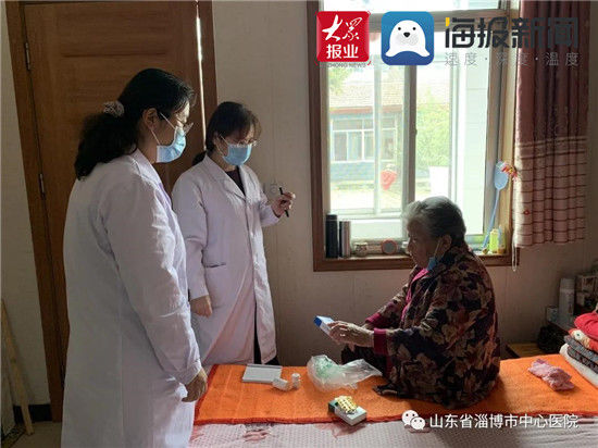 曹主任|淄博市中心医院东院消化内科联合药学部开展尊老敬老健康义诊活动