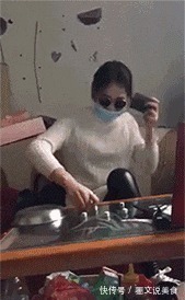 |搞笑GIF:为什么看到他摔倒,心里会莫名地舒爽呢