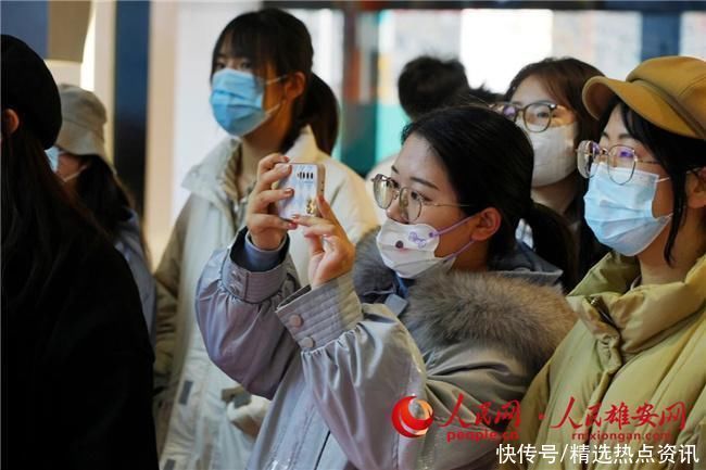 雄安容西组织百余名返乡大学生开展社会实践参观活动