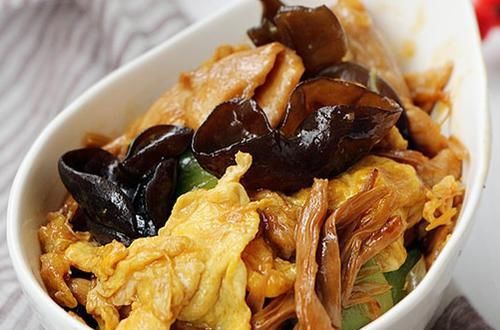 ?一口下肚就再也停不下来的下饭菜，鲜美的滋味让你欲罢不能！