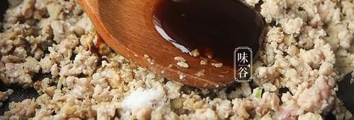  白萝卜|传统萝卜丸子大都是炸的，一点儿都不油腻，鲜香劲道，好吃又营养