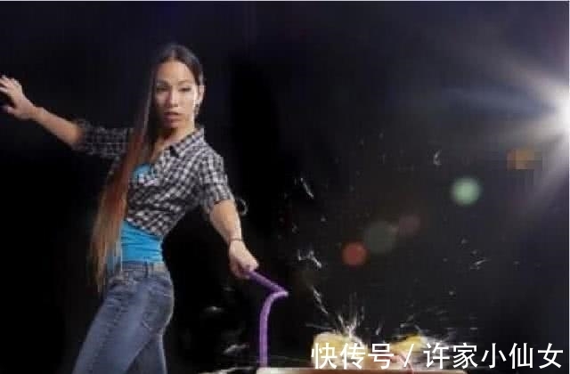西瓜|吉尼斯世界之最:女子左手拿鞭30s破纪录,魔鬼老师?
