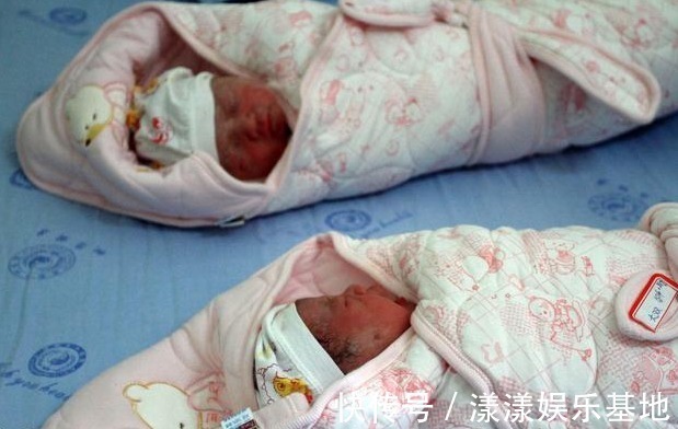 医生|21岁意外怀孕“双胞胎”，婆婆坚持让生，孩子出生后全家激动笑哭