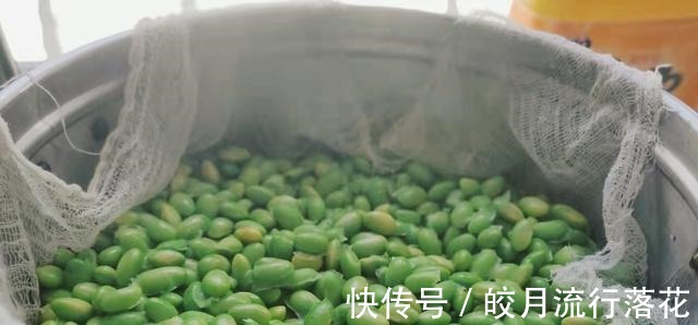 秋季，遇到他多买点，放冰箱里随吃随取，鲜嫩美味简直不要太好吃！