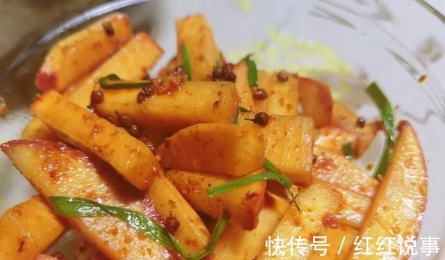 中秋来点不一样的,五彩月饼颜值高,酥软不腻味道好!