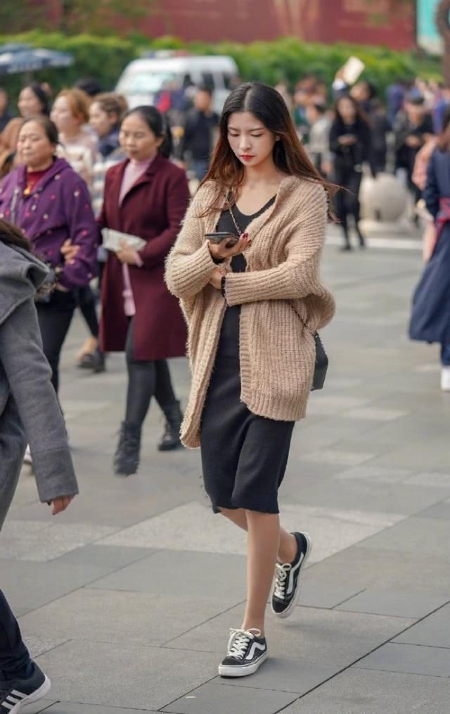 高端大气上档次 女人味十足的裙子搭配，让你气质与时尚并存，笑起来也是美美哒