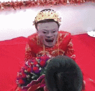 |搞笑GIF趣图：后悔没练金钟罩铁裤衩