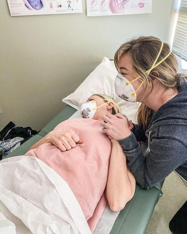 女子|51岁美国女子生下一个女宝宝，孩子一出生就成了外孙女