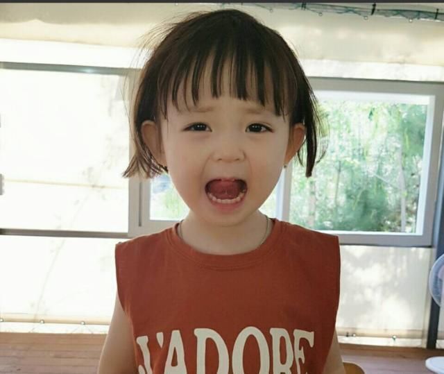 爸妈|孩子常说这4句话,则暗示情商低,爸妈不当回事吃亏的将是孩子