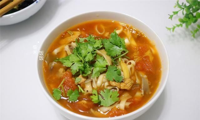 正月初二吃面条,4款汤面分享给你,简单省事,好做好吃