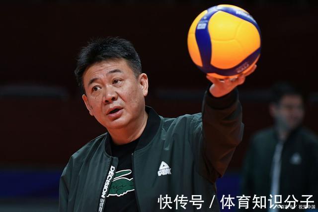 主教练|郎平无缘后中国女排会迎来低谷?蔡斌有三绝招,王宝泉亦可担重任