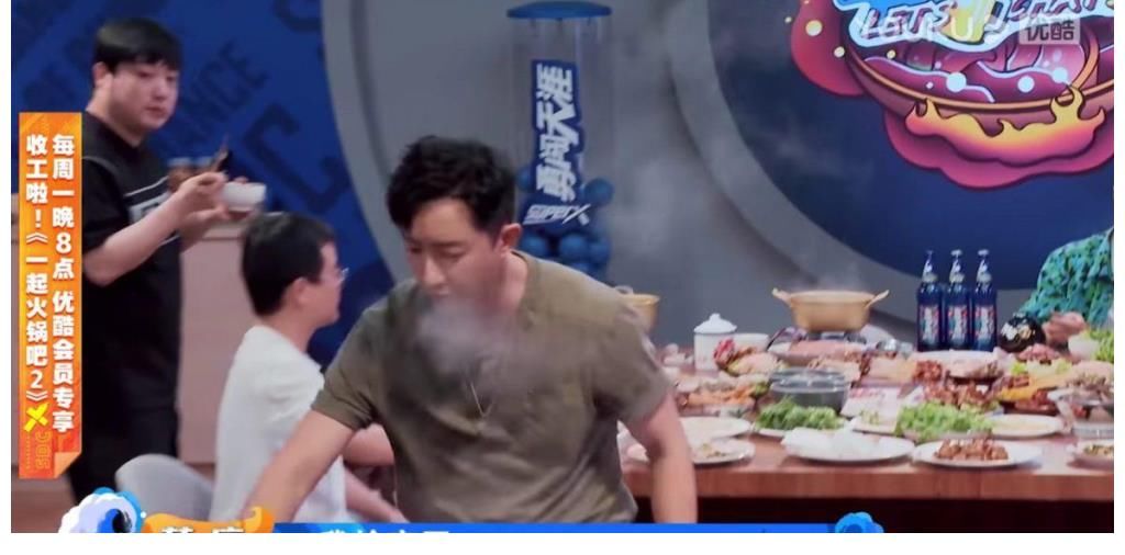 王一博|好暖心！韓庚偷偷給王一博做生日面，王一博邊吃邊猛點(diǎn)頭狂贊：好吃！