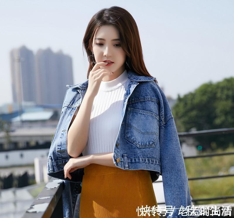 柔情 小个子妹子别乱穿衣,看我媳妇身上穿的牛仔外套,显嫩提气质