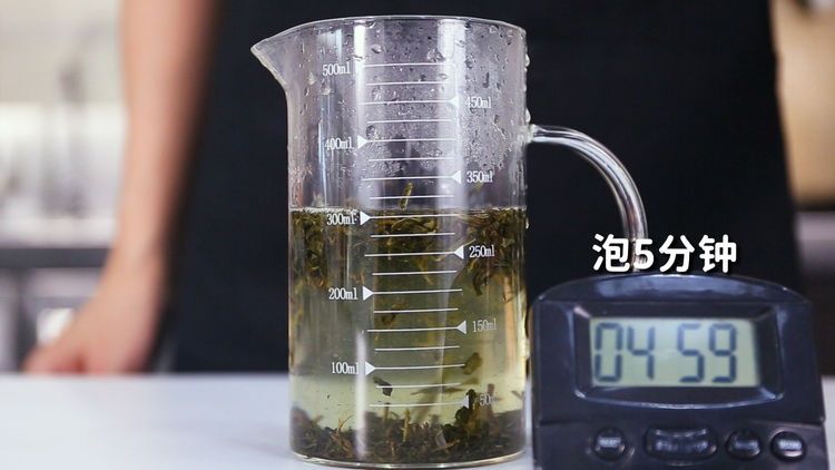 栀子花奶绿的做法，【暴小兔茶饮】免费奶茶教程