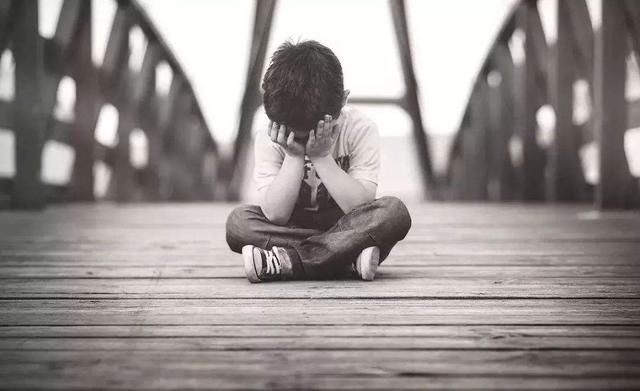 “经常被吼”和“很少被吼”的娃，长大后有何不同？差距一目了然