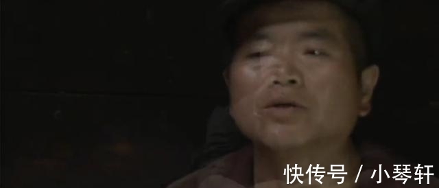 《变形计》“神仙妹妹”梁小友高二辍学后成网红,浓妆直播惹众议